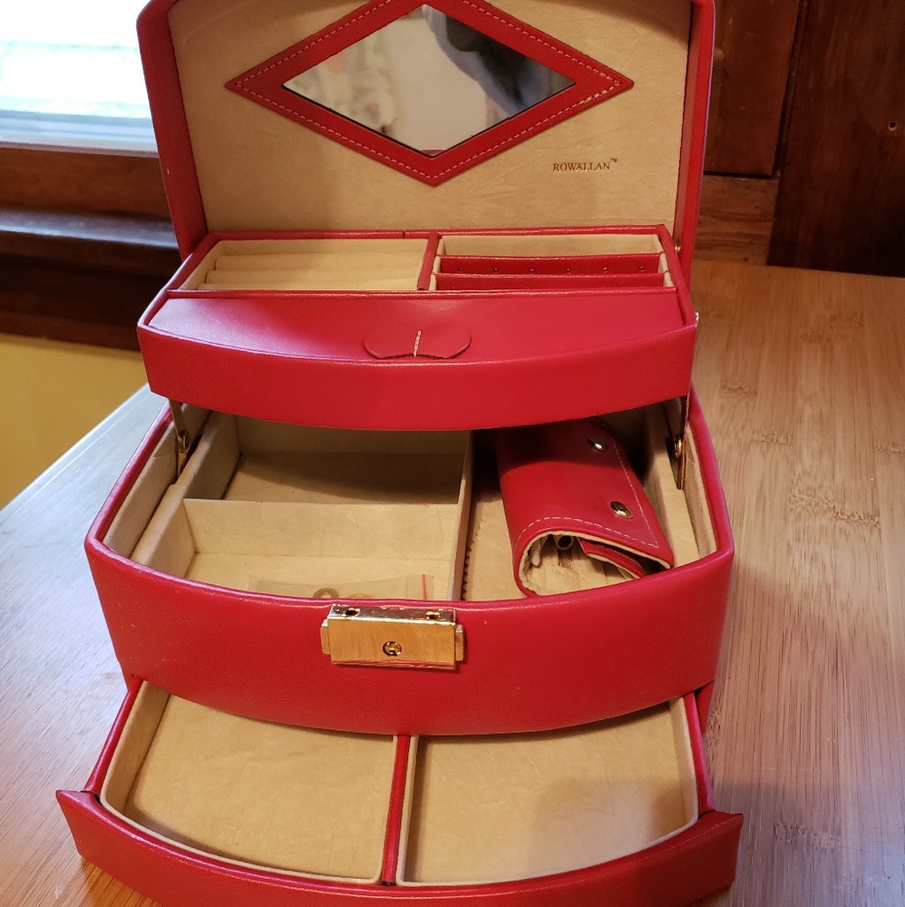 Rowallan jewelry box / case